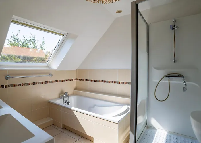 Maison Neuve, Grand Jardin, Parking Prive, Ideal Groupe Et Famille